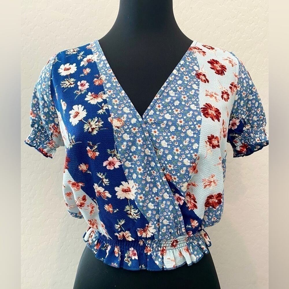 ONE CLOTHING Blue Mixed Floral Patchwork Top Smocked Waist Cropped | Size Small